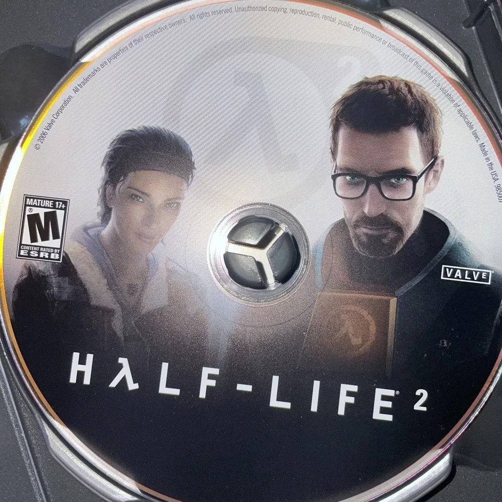 Half-Life 2 2006 Valve PC Game - DVD Rom - W/ CD Key